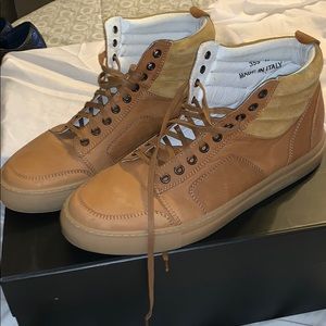 Tan del toro sneakers